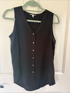 Maurices Black Sleeveless Button-Front Blouse